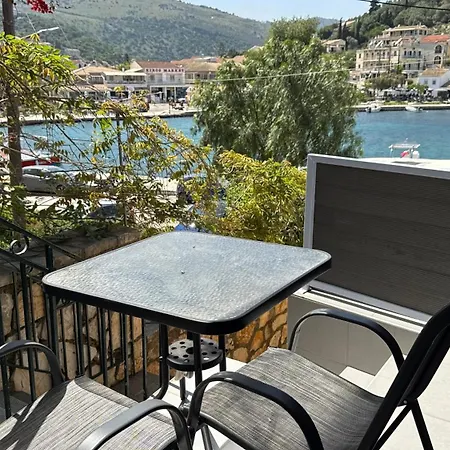 Lemonia Apartment